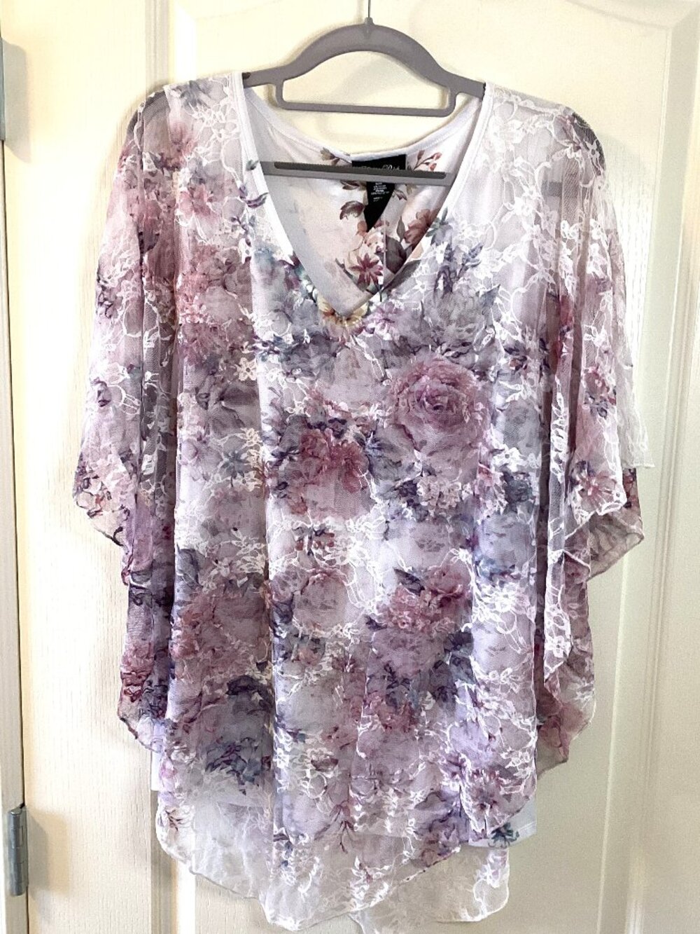 Brittney Black Women's Short Sleeve Top Size L Feminine Romantic Floral